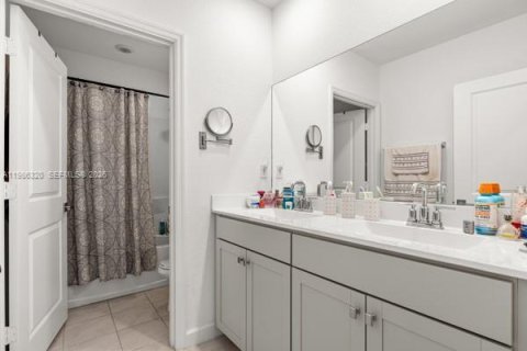 Купить виллу или дом в Хомстед, Флорида 5 спален, 273.5м2, № 2047925 - фото 20