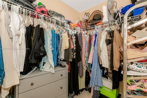 Townhouse in Pembroke Pines, Florida 3 bedrooms, 163.88 sq.m. № 1963621 - photo 23