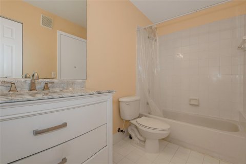 Townhouse in Pembroke Pines, Florida 3 bedrooms, 163.88 sq.m. № 1963621 - photo 26