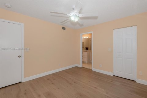 Townhouse in Pembroke Pines, Florida 3 bedrooms, 163.88 sq.m. № 1963621 - photo 25
