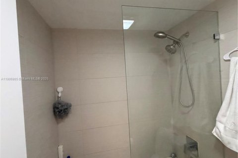 Купить кондоминиум в Санни-Айлс-Бич, Флорида 2 спальни, 126.07м2, № 1970555 - фото 21