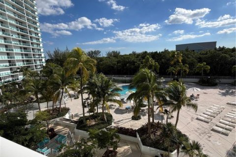 Купить кондоминиум в Санни-Айлс-Бич, Флорида 2 спальни, 126.07м2, № 1970555 - фото 1