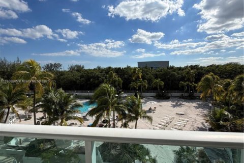 Купить кондоминиум в Санни-Айлс-Бич, Флорида 2 спальни, 126.07м2, № 1970555 - фото 10