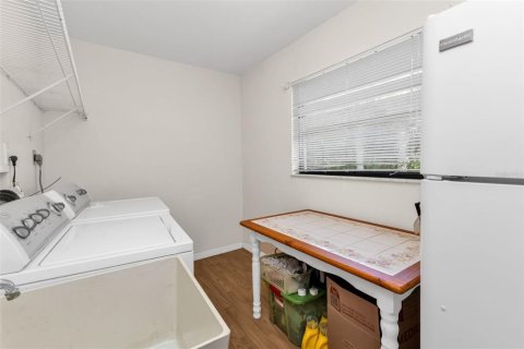 Villa ou maison à vendre à Port Charlotte, Floride: 2 chambres, 188.41 m2 № 1856087 - photo 24