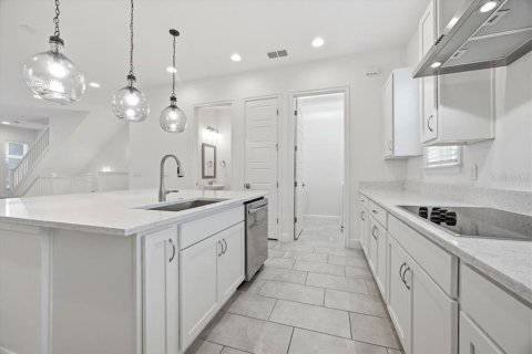 Touwnhouse à louer à Orlando, Floride: 4 chambres, 214.6 m2 № 2413598 - photo 3