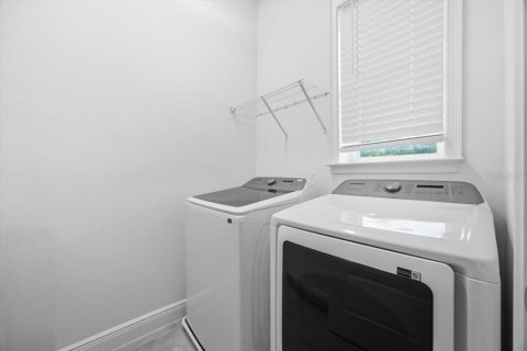 Touwnhouse à louer à Orlando, Floride: 4 chambres, 214.6 m2 № 2413598 - photo 13