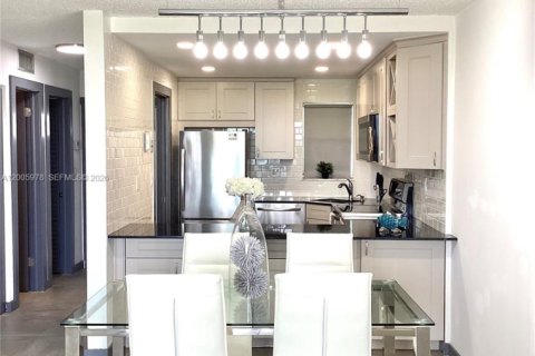 Copropriété à vendre à Pembroke Pines, Floride: 1 chambre, 74.32 m2 № 2177628 - photo 16