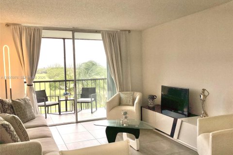 Copropriété à vendre à Pembroke Pines, Floride: 1 chambre, 74.32 m2 № 2177628 - photo 22