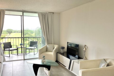 Copropriété à vendre à Pembroke Pines, Floride: 1 chambre, 74.32 m2 № 2177628 - photo 24