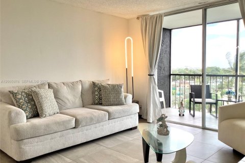 Copropriété à vendre à Pembroke Pines, Floride: 1 chambre, 74.32 m2 № 2177628 - photo 23