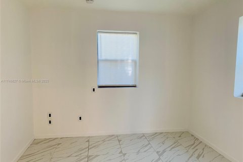Propiedad comercial en venta en Miami, Florida, 223.89 m2 № 1716190 - foto 23