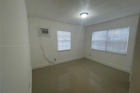 Propiedad comercial en venta en Miami, Florida, 223.89 m2 № 1716190 - foto 29