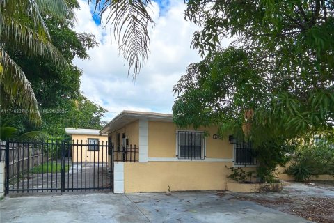 Propiedad comercial en venta en Miami, Florida, 223.89 m2 № 1716190 - foto 5