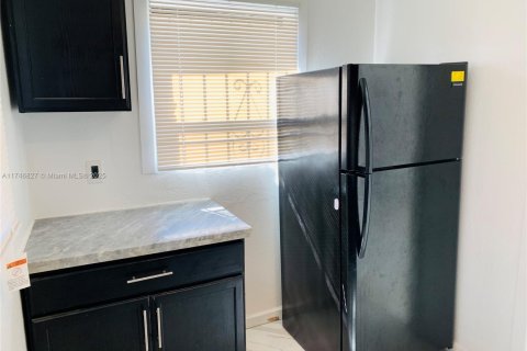 Propiedad comercial en venta en Miami, Florida, 223.89 m2 № 1716190 - foto 7
