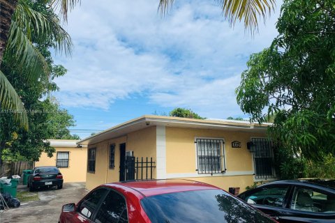 Propiedad comercial en venta en Miami, Florida, 223.89 m2 № 1716190 - foto 4