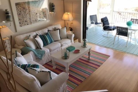 Townhouse in Boca Grande, Florida 2 bedrooms, 123.37 sq.m. № 2103953 - photo 5