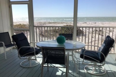 Townhouse in Boca Grande, Florida 2 bedrooms, 123.37 sq.m. № 2103953 - photo 4