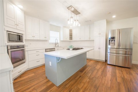 Villa ou maison à louer à Homestead, Floride: 4 chambres, 245.26 m2 № 1931619 - photo 14