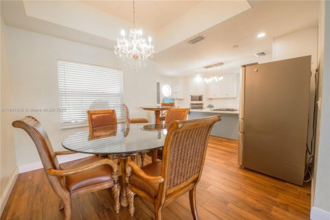 Villa ou maison à louer à Homestead, Floride: 4 chambres, 245.26 m2 № 1931619 - photo 10