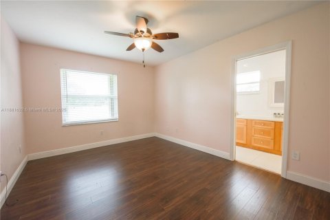 Villa ou maison à louer à Homestead, Floride: 4 chambres, 245.26 m2 № 1931619 - photo 21