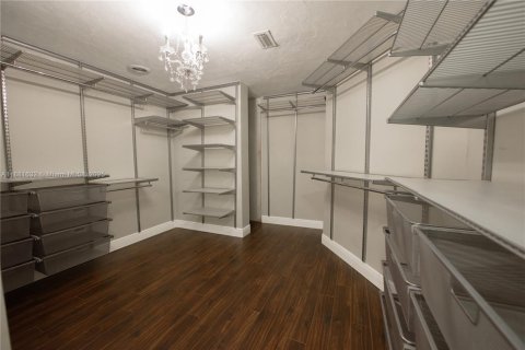 Villa ou maison à louer à Homestead, Floride: 4 chambres, 245.26 m2 № 1931619 - photo 20