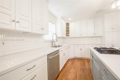 Villa ou maison à louer à Homestead, Floride: 4 chambres, 245.26 m2 № 1931619 - photo 13
