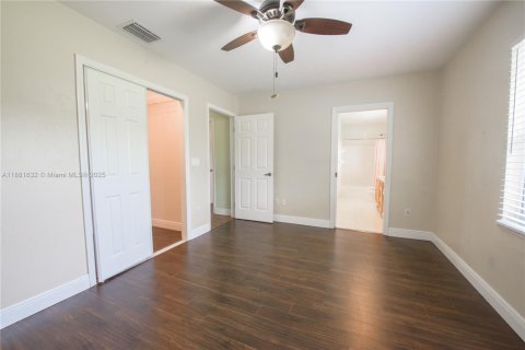 Villa ou maison à louer à Homestead, Floride: 4 chambres, 245.26 m2 № 1931619 - photo 24