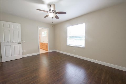 Villa ou maison à louer à Homestead, Floride: 4 chambres, 245.26 m2 № 1931619 - photo 23