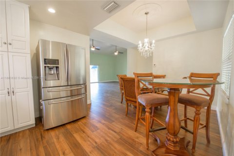 Villa ou maison à louer à Homestead, Floride: 4 chambres, 245.26 m2 № 1931619 - photo 15