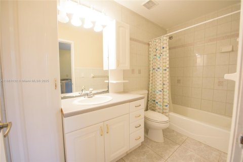 Villa ou maison à louer à Homestead, Floride: 4 chambres, 245.26 m2 № 1931619 - photo 7