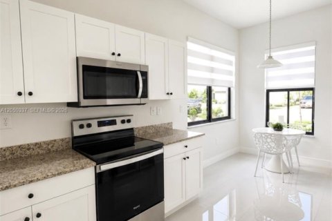 Villa ou maison à louer à Ave Maria, Floride: 4 chambres, 209.96 m2 № 2263050 - photo 3