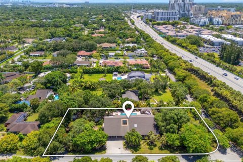 Casa en Miami, Florida 6 dormitorios, 478.54 m2 № 2055358