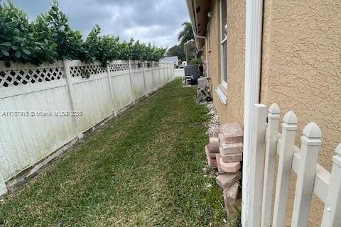 Casa en venta en Port St. Lucie, Florida, 3 dormitorios, 236.62 m2 № 1696792 - foto 12