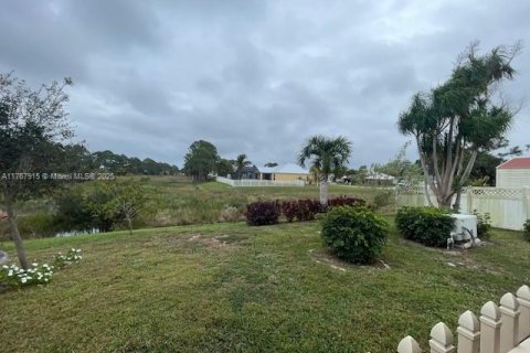 Casa en venta en Port St. Lucie, Florida, 3 dormitorios, 236.62 m2 № 1696792 - foto 8