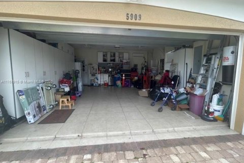 Casa en venta en Port St. Lucie, Florida, 3 dormitorios, 236.62 m2 № 1696792 - foto 4