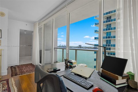 Condo in Miami, Florida, 2 bedrooms  № 1647052 - photo 21
