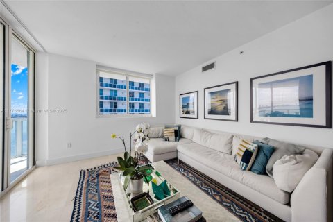 Condo in Miami, Florida, 2 bedrooms  № 1647052 - photo 7