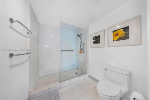 Condo in Miami, Florida, 2 bedrooms  № 1647052 - photo 27