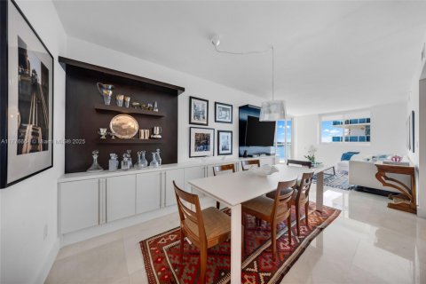 Condo in Miami, Florida, 2 bedrooms  № 1647052 - photo 10