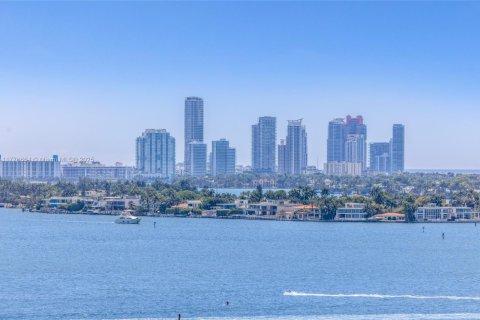 Condo in Miami, Florida, 2 bedrooms  № 1647052 - photo 23