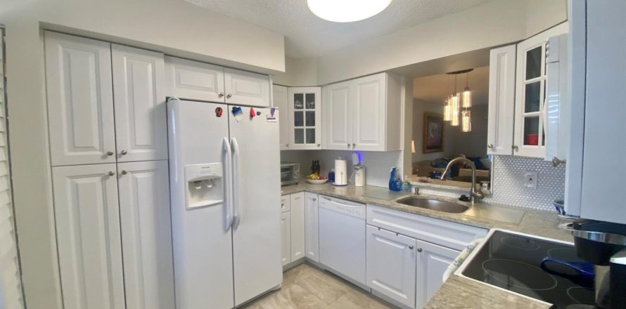 Condo in Delray Beach, Florida, 2 bedrooms  № 2393156