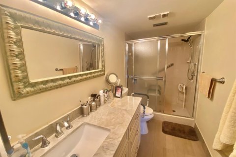 Condo in Delray Beach, Florida, 2 bedrooms  № 2393156 - photo 15