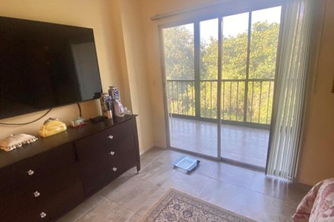 Condo in Delray Beach, Florida, 2 bedrooms  № 2393156 - photo 12