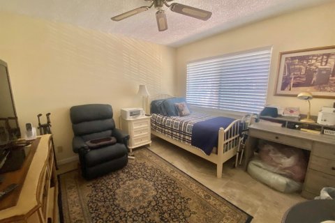 Condo in Delray Beach, Florida, 2 bedrooms  № 2393156 - photo 16