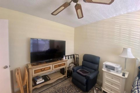 Condo in Delray Beach, Florida, 2 bedrooms  № 2393156 - photo 17