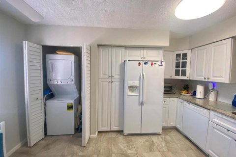 Condo in Delray Beach, Florida, 2 bedrooms  № 2393156 - photo 2
