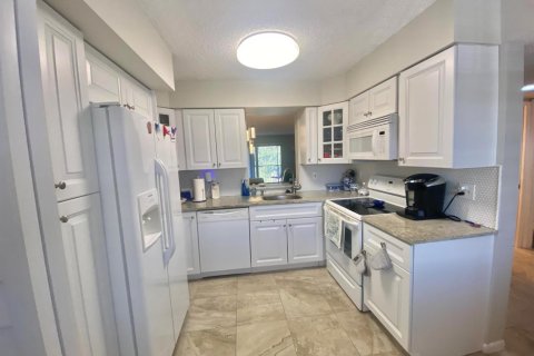 Condo in Delray Beach, Florida, 2 bedrooms  № 2393156 - photo 3