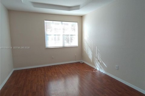 Снять в аренду таунхаус в Майами, Флорида 3 спальни, 164.99м2, № 2004884 - фото 27