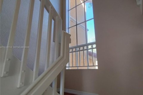 Снять в аренду таунхаус в Майами, Флорида 3 спальни, 164.99м2, № 2004884 - фото 17