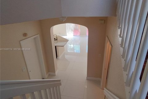 Снять в аренду таунхаус в Майами, Флорида 3 спальни, 164.99м2, № 2004884 - фото 19